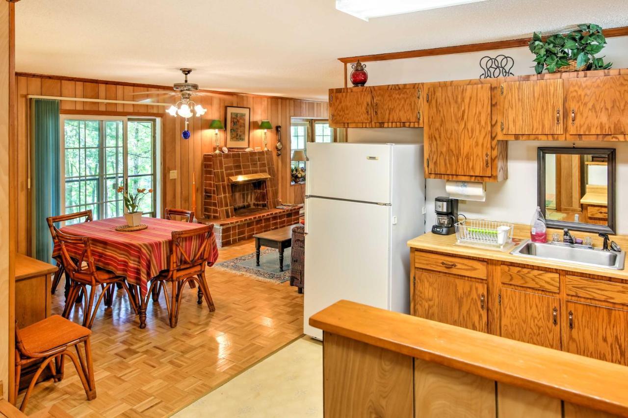 Lakefront Mountain Rest Cottage With Gas Fireplace! Walhalla Екстер'єр фото